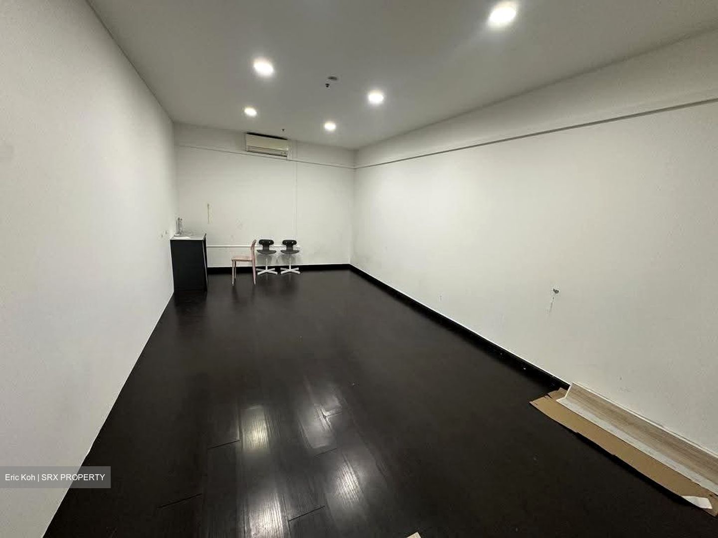 A'posh Bizhub (D27), Factory #630589181